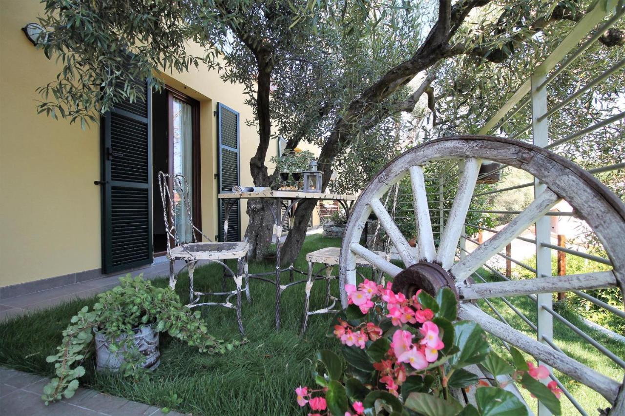 Il Rosale A Celle Ligure Bed & Breakfast Exterior photo