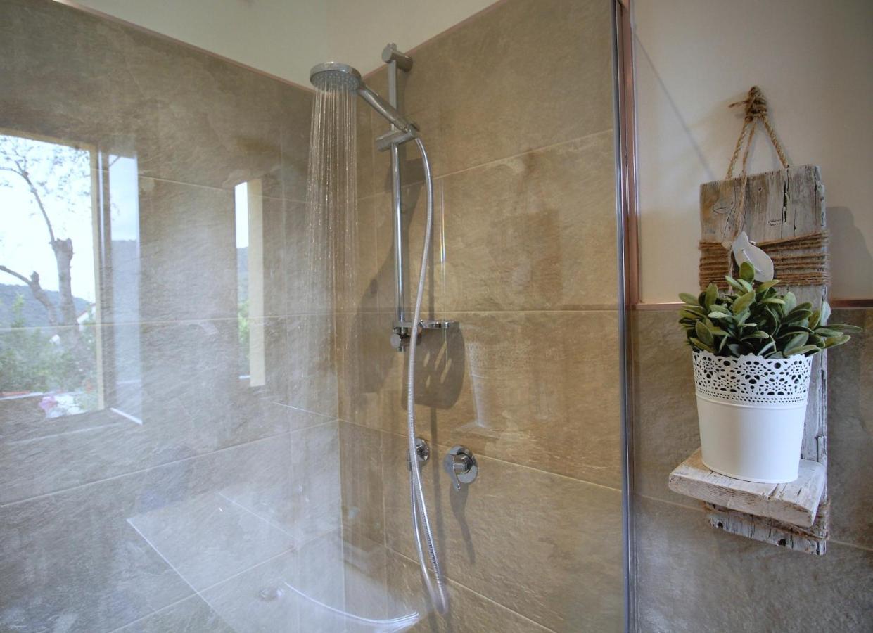 Il Rosale A Celle Ligure Bed & Breakfast Exterior photo