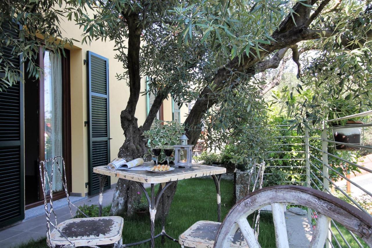 Il Rosale A Celle Ligure Bed & Breakfast Exterior photo